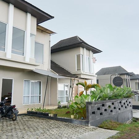 Palma Villa Bumi Dieng Indah Вонособо Экстерьер фото