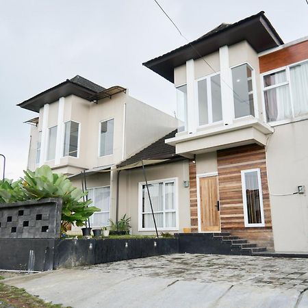 Palma Villa Bumi Dieng Indah Вонособо Экстерьер фото